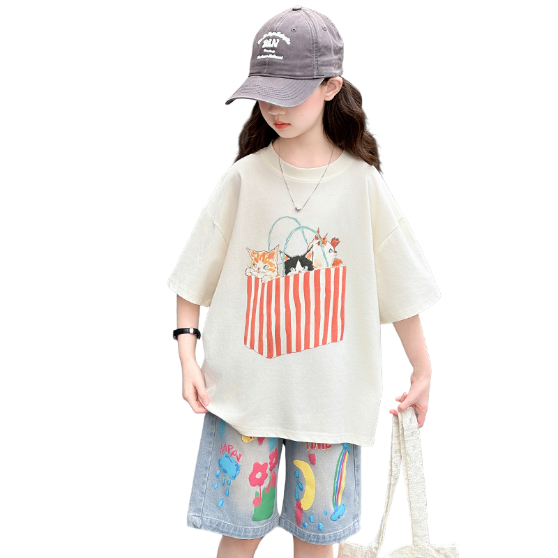 Summer Clothing Drawing - Conjunto superior e inferior de verano