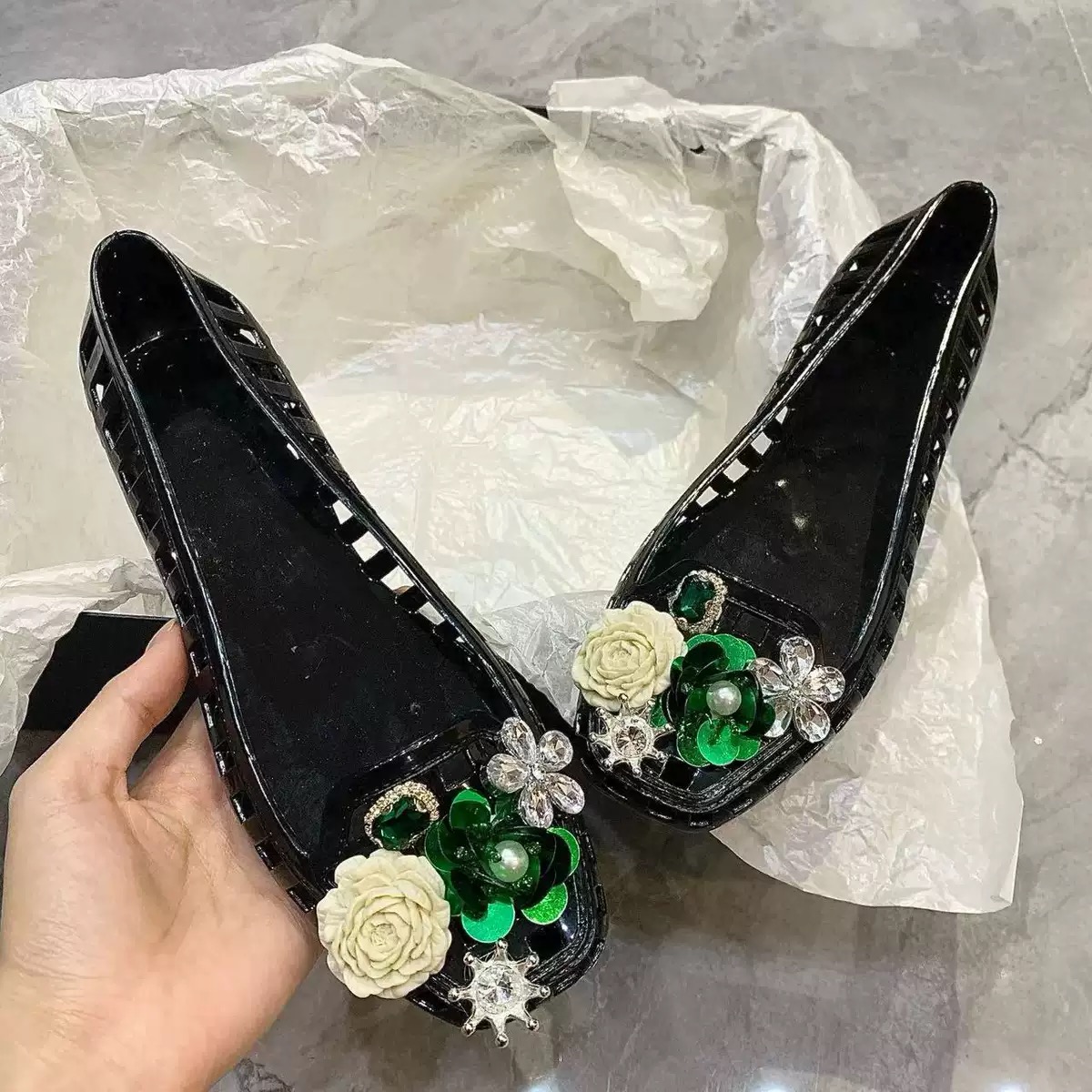 Sandalias planas de lujo para  - Summer Clothing Korea reseña y precio